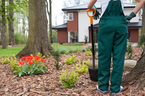 Garden services policy for reviewing and resolving customer complaints